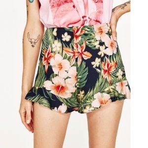Zara Floral Ruffle shorts